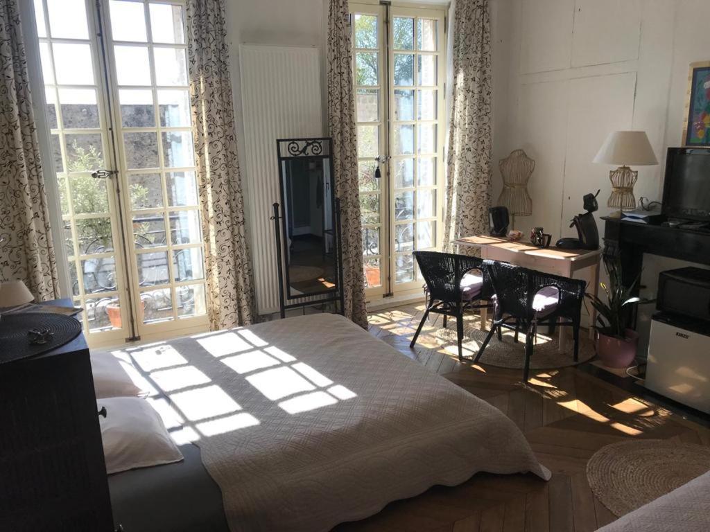 Chambre D'Hote Du Chateau Dourdan Esterno foto